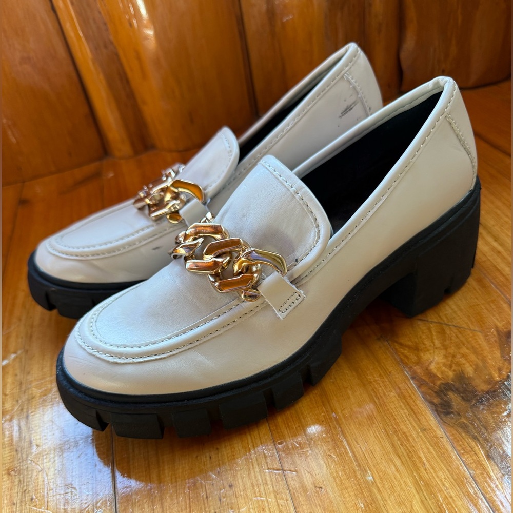 Madden Girl Cream Loafers with Gold Chain - Picture 3 of 4